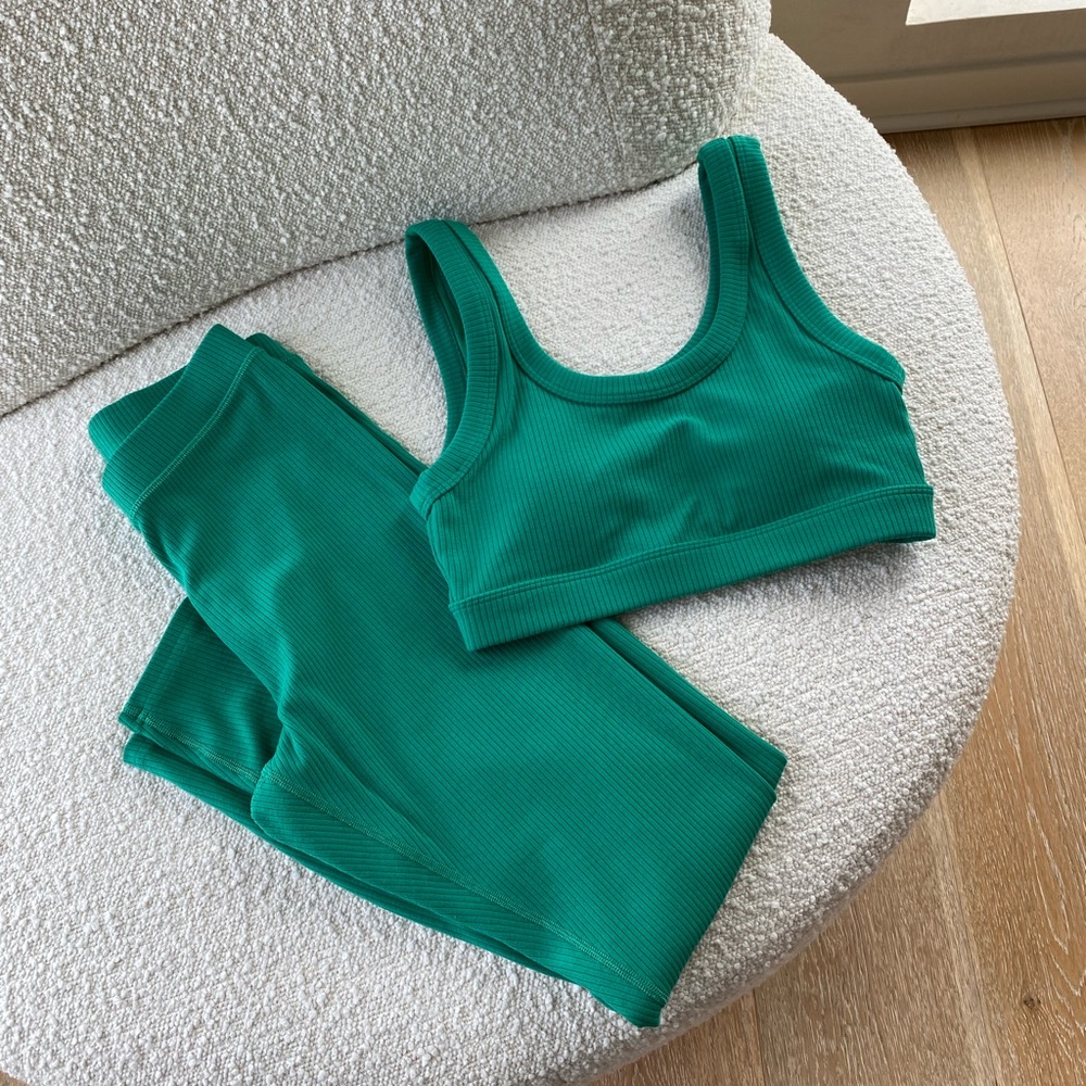 Alo Yoga Lounge Set in Green, Size XS/S!